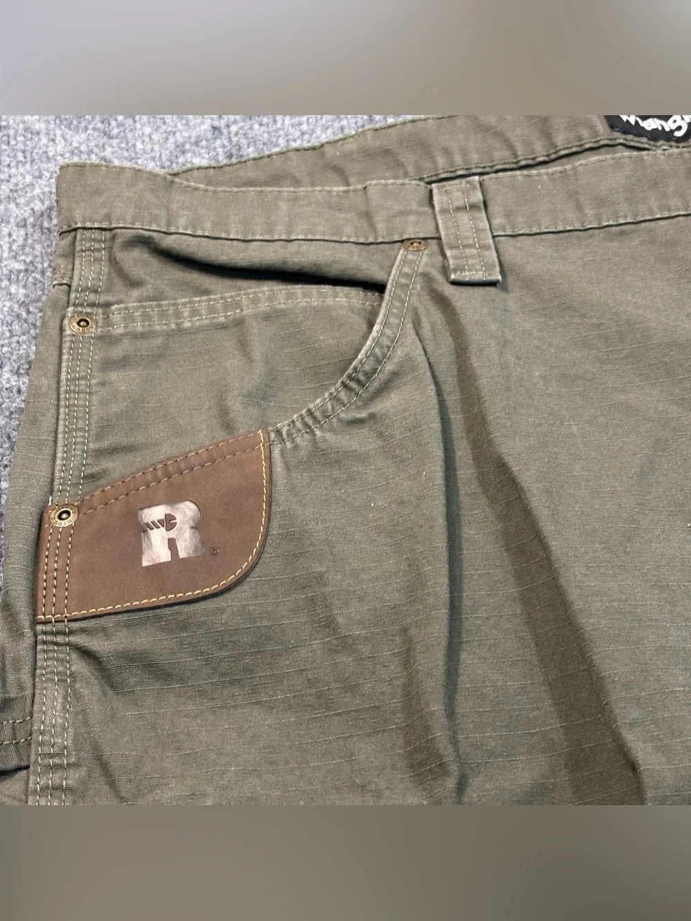 Wrangler RIGGS Workwear Carpenter Ripstop Shorts Mens 42 Green Canvas Cargo Duty